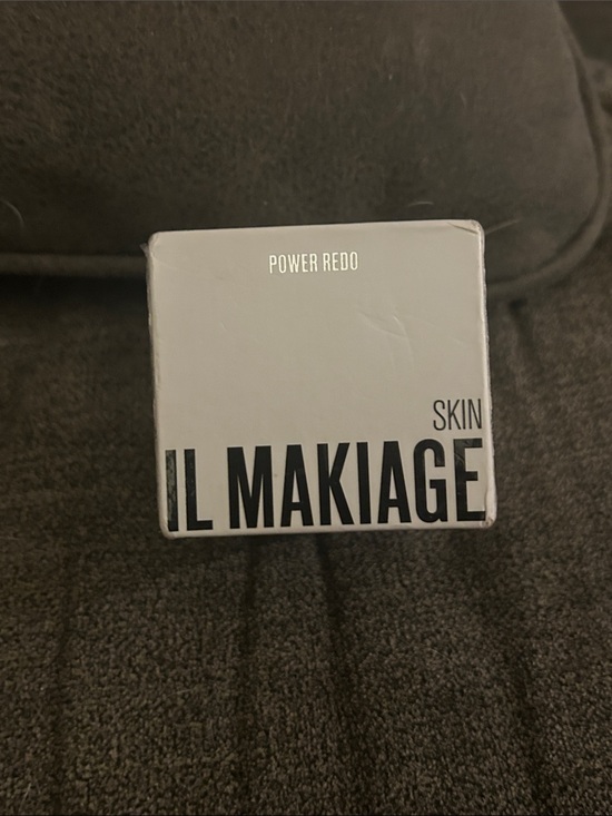 IL MAKIAGE Other - IL MAKIAGE Skin Power Redo in Light Gray Box